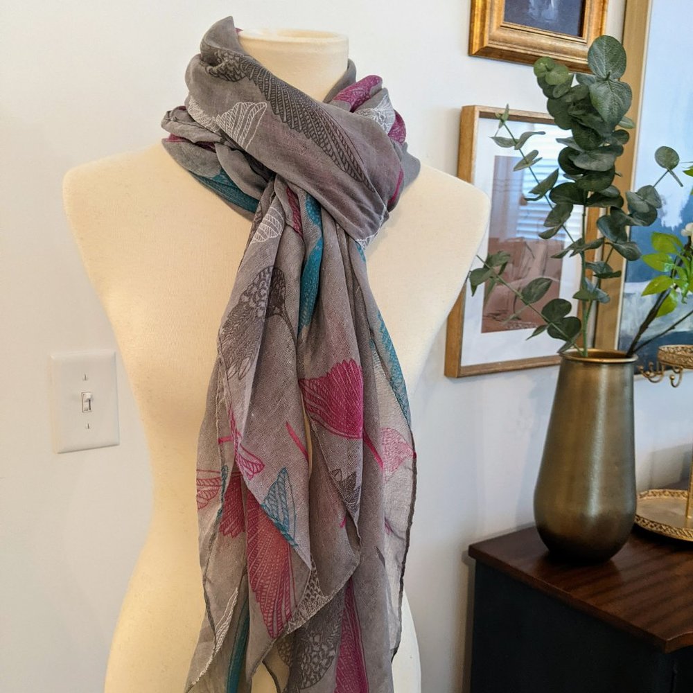 Lot of 8 scarves: various brands and colors